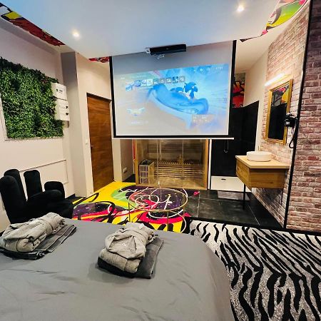 Capsule Street Art - Sauna- Jacuzzi - Playstation 5 - Billard - Netflix - Home Cinema - Terrasse Douai Extérieur photo
