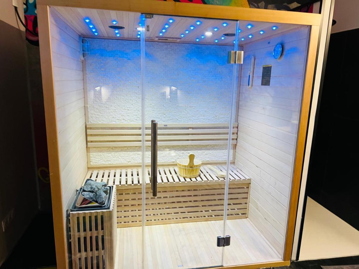Capsule Street Art - Sauna- Jacuzzi - Playstation 5 - Billard - Netflix - Home Cinema - Terrasse Douai Extérieur photo