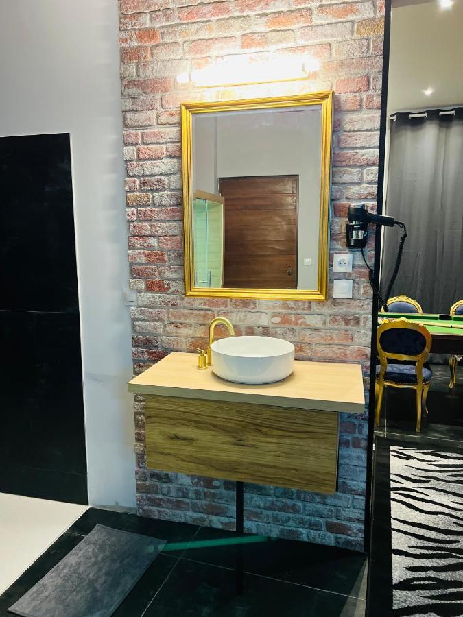 Capsule Street Art - Sauna- Jacuzzi - Playstation 5 - Billard - Netflix - Home Cinema - Terrasse Douai Extérieur photo