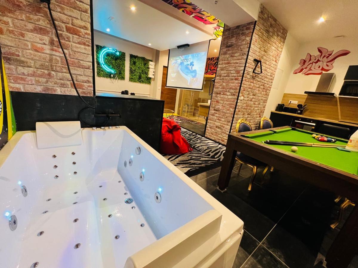Capsule Street Art - Sauna- Jacuzzi - Playstation 5 - Billard - Netflix - Home Cinema - Terrasse Douai Extérieur photo