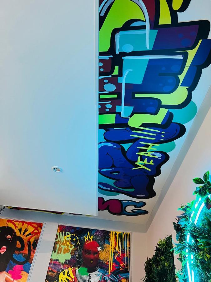 Capsule Street Art - Sauna- Jacuzzi - Playstation 5 - Billard - Netflix - Home Cinema - Terrasse Douai Extérieur photo