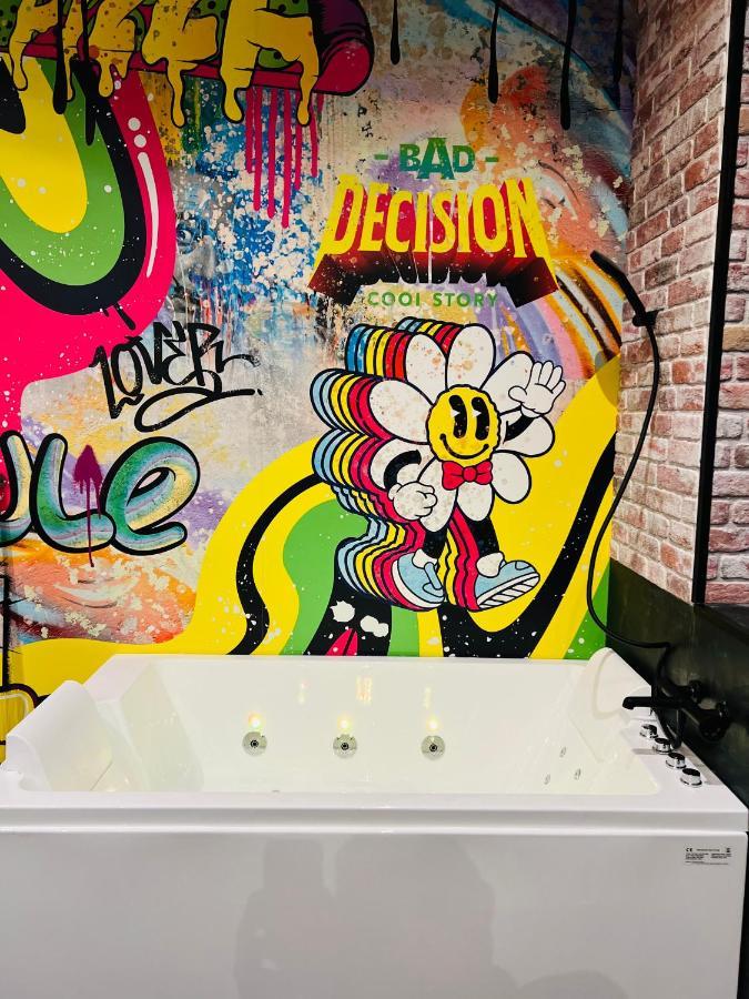 Capsule Street Art - Sauna- Jacuzzi - Playstation 5 - Billard - Netflix - Home Cinema - Terrasse Douai Extérieur photo