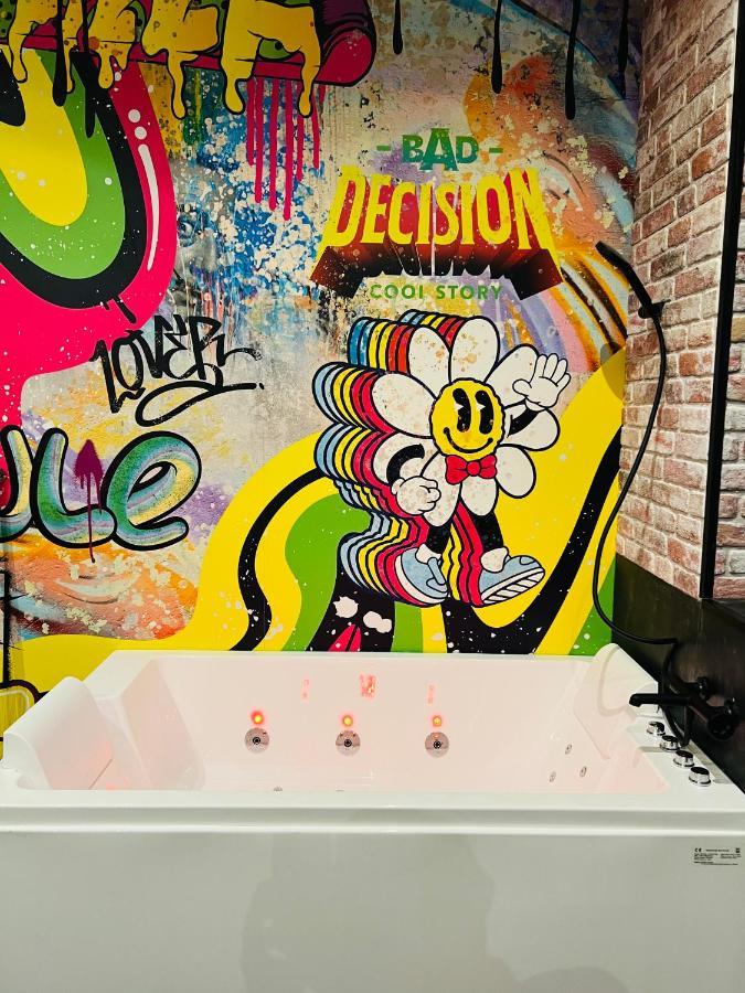 Capsule Street Art - Sauna- Jacuzzi - Playstation 5 - Billard - Netflix - Home Cinema - Terrasse Douai Extérieur photo