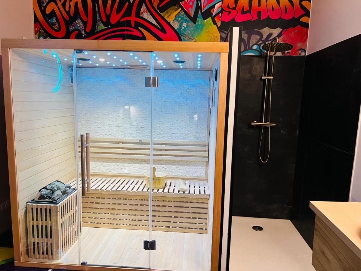 Capsule Street Art - Sauna- Jacuzzi - Playstation 5 - Billard - Netflix - Home Cinema - Terrasse Douai Extérieur photo