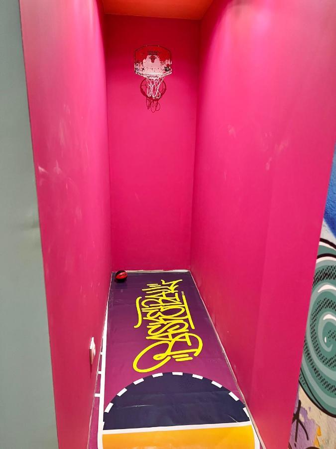 Capsule Street Art - Sauna- Jacuzzi - Playstation 5 - Billard - Netflix - Home Cinema - Terrasse Douai Extérieur photo